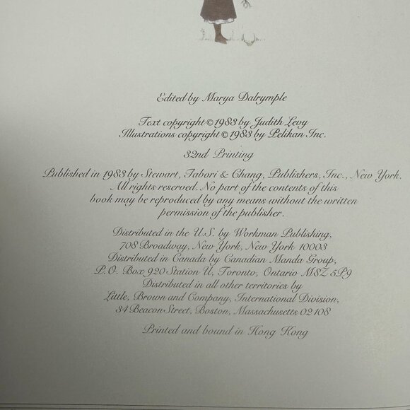 Grandmother Remembers: A Written Heirloom For My Grandchild Hardcover Book - Picture 3 of 7